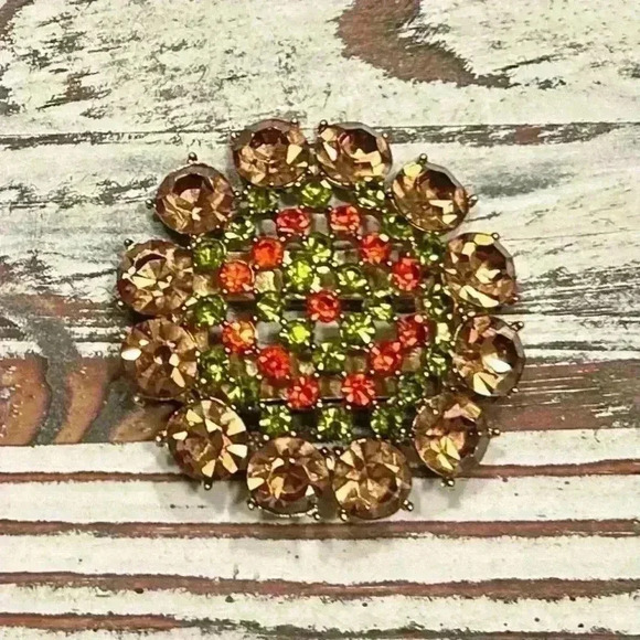 Vintage gold tone brooch with multicolor gemstones - Picture 1 of 6